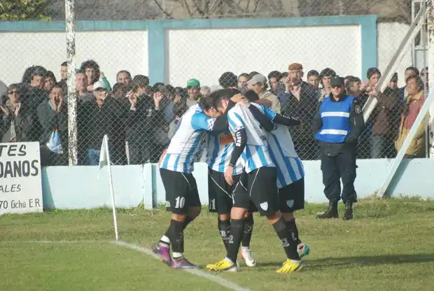 Abrazados a una ilusión 