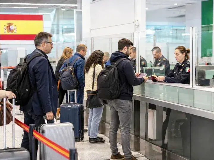 España reformará las leyes de asilo tras la crisis de Ceuta