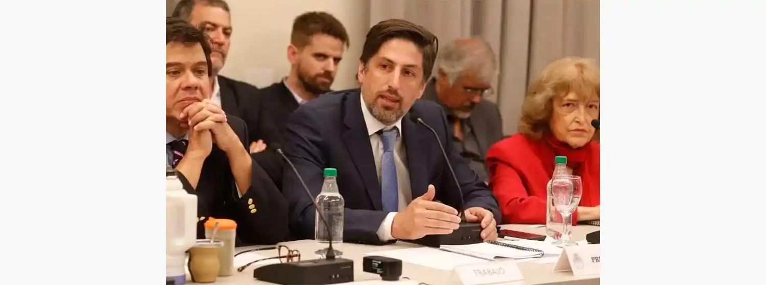 El regreso a las aulas será dual: unos días en la escuela y otros en el hogar