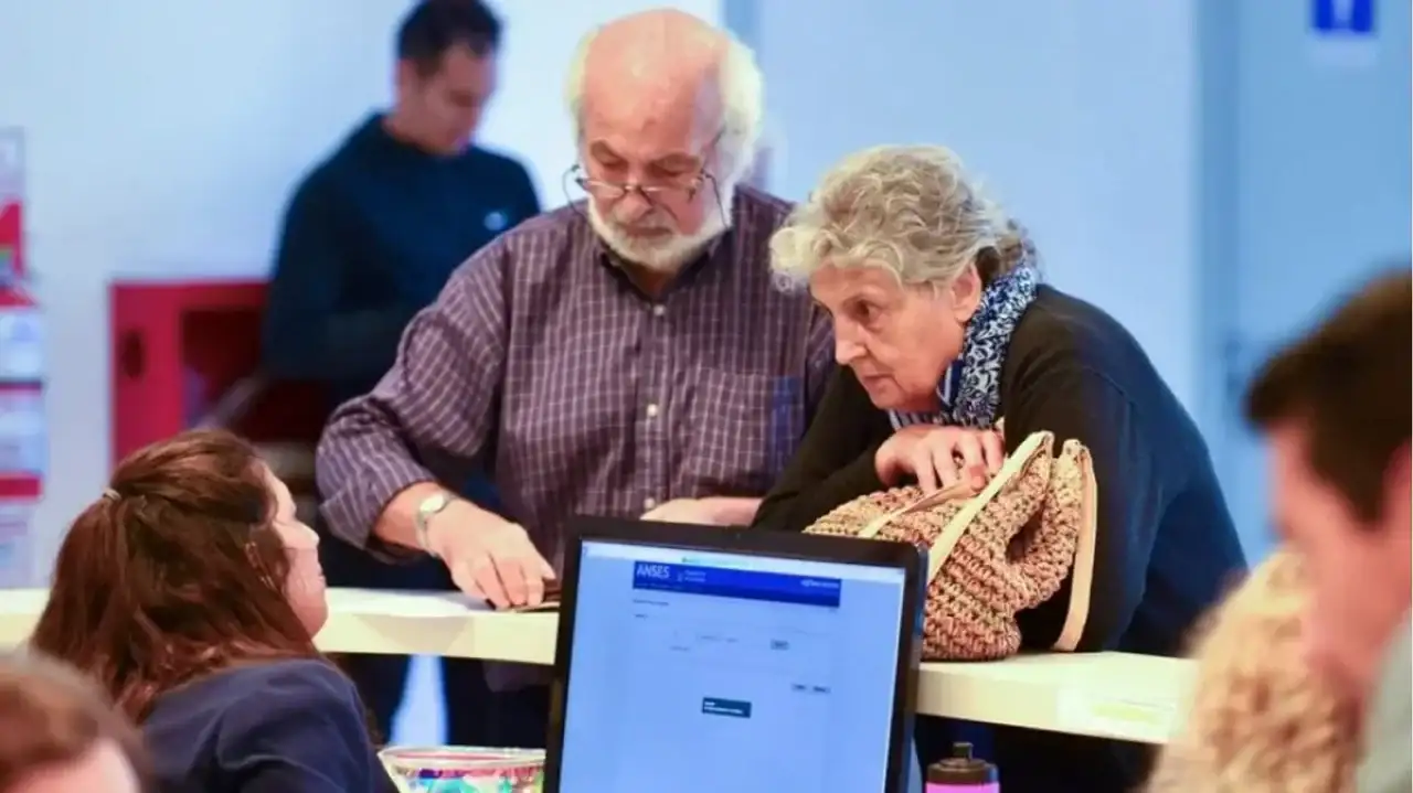 Jubilados y pensionados de Anses recibirán un nuevo aumento en octubre 2025
