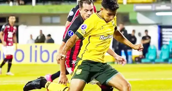 Defensa y Justicia empató sin goles ante Vitoria por la Copa Sudamericana