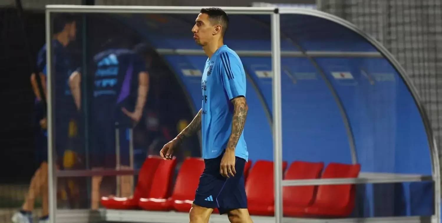 Di María entrenó con normalidad y Scaloni paró un equipo con cuatro modificaciones