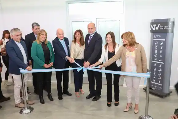 Perotti inauguró las obras del aeropuerto de Sauce Viejo
