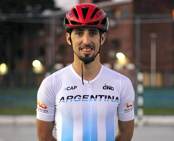 Roumec partió rumbo al Mundial
