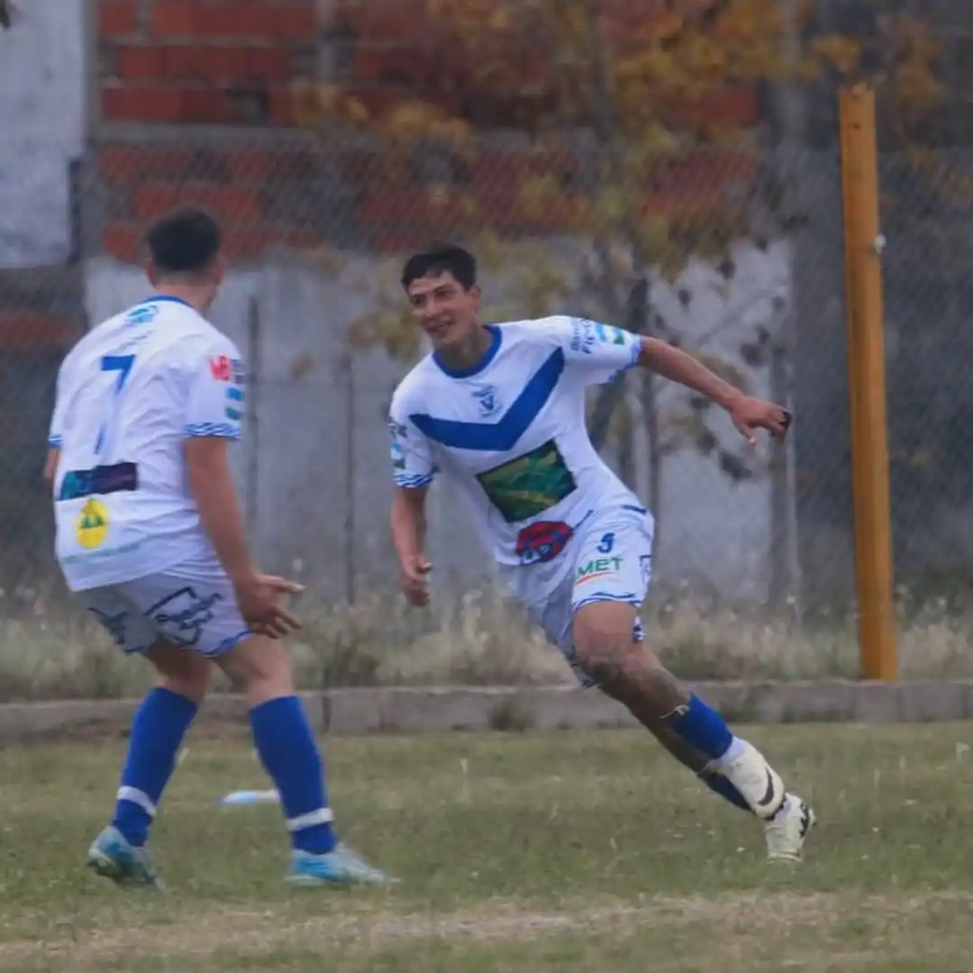 Mario Dalmón, el delantero del ascenso con más goles que partidos jugados en el Torneo Apertura