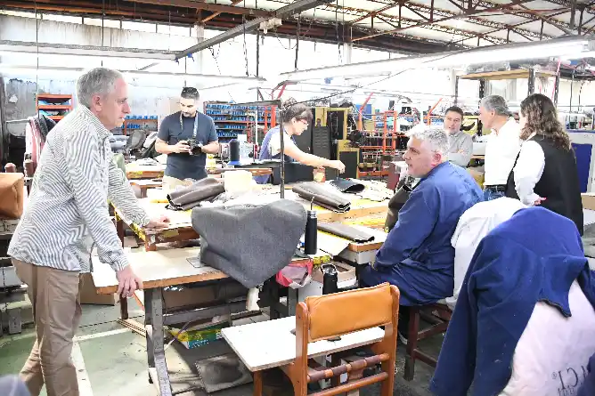 Javier Gastón y José Arteaga visitaron la planta de Vicario S.A