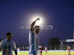 Debut auspicioso y premio inmediato: el paraguayo Rivarola irá de arranque este domingo en Juventud