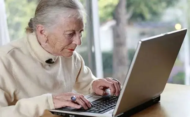 Tecnología que revoluciona el cuidado de los adultos mayores