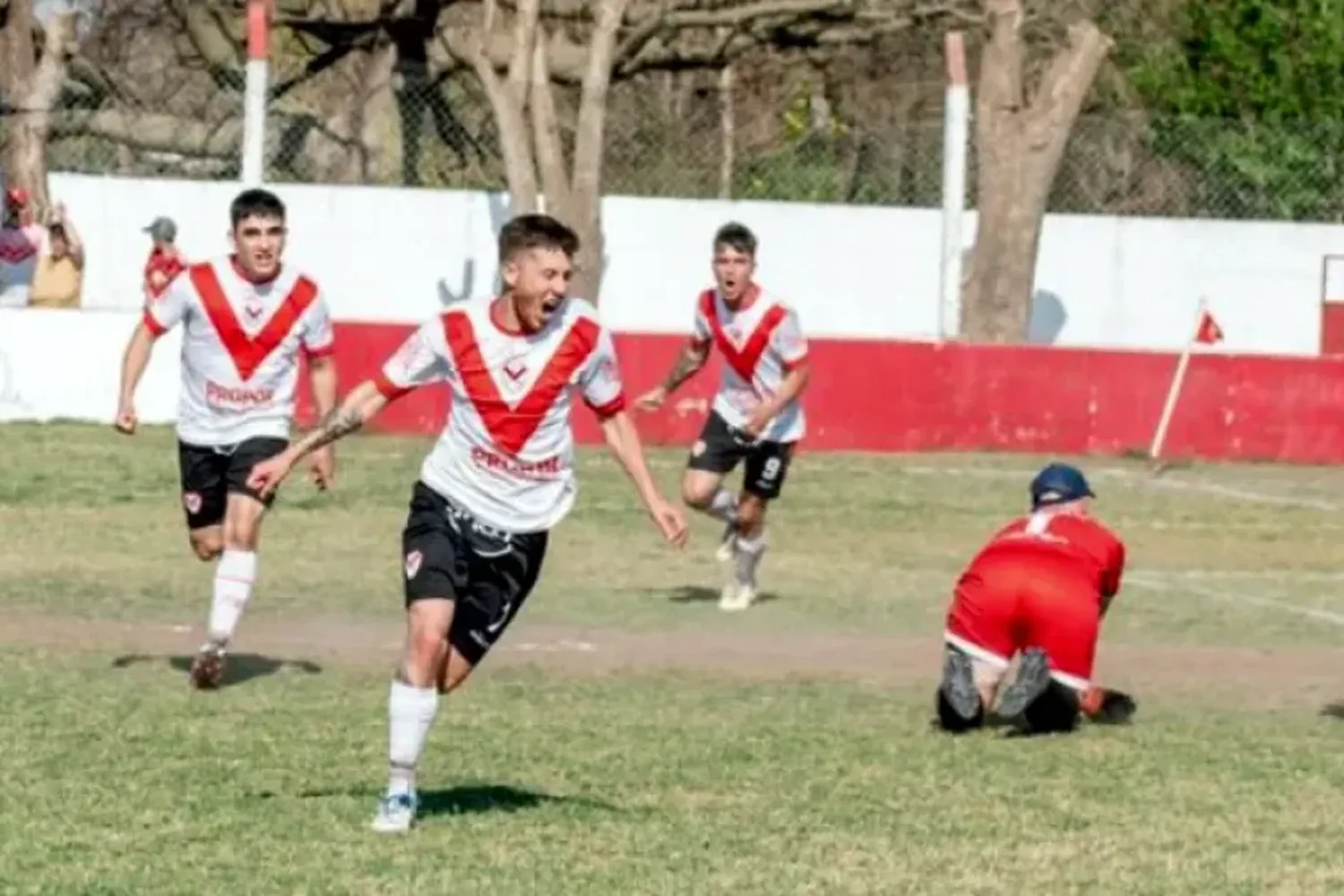 Sp.Santa Clara y Moreno de Lehmann a la final