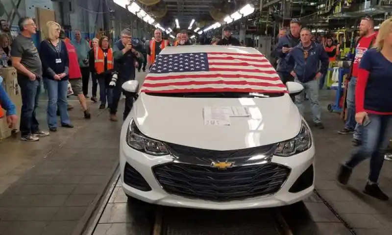 Empleados de General Motors iniciaron una huelga en Estados Unidos por un nuevo convenio 