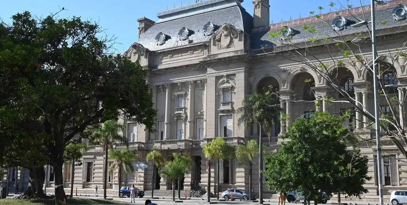 Santa Fe termina el año con cuentas en orden. A pesar de incumplimiento nacionlaes. Crédito: Flavio Raina.