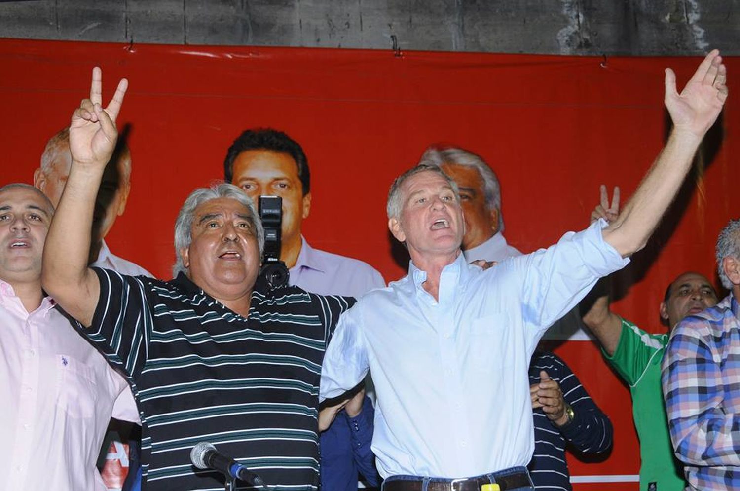 Insólito: Diputado obliga a los afiliados de su sindicato a asistir al acto de Massa en Vélez