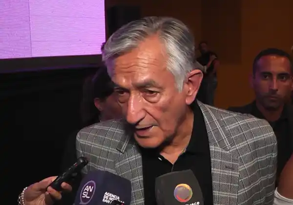 Rodríguez Saá: "En Argentina se está escribiendo una historia social y el gobierno debe escuchar a la gente"