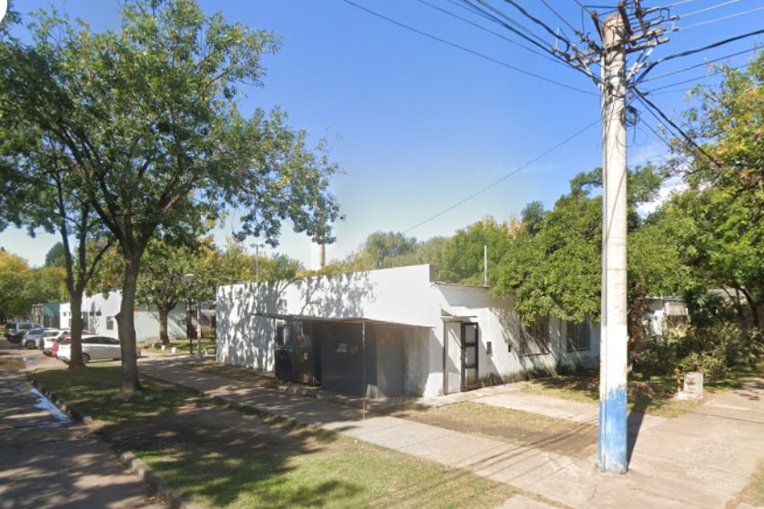 Descubrieron a adolescentes de 14 y 15 años en el techo de un centro de salud a altas horas de la madrugada