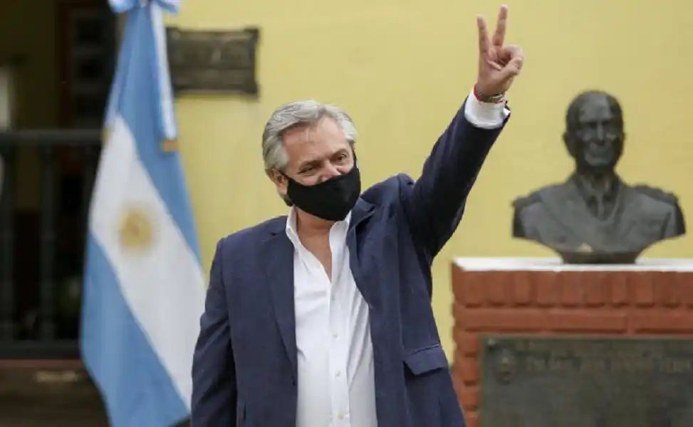 Alberto Fernández asume la presidencia del Partido Justicialista