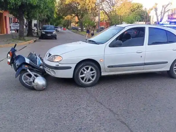 Uno de los accidentes ocurrió en la esquina de Sarmiento y Libertad.