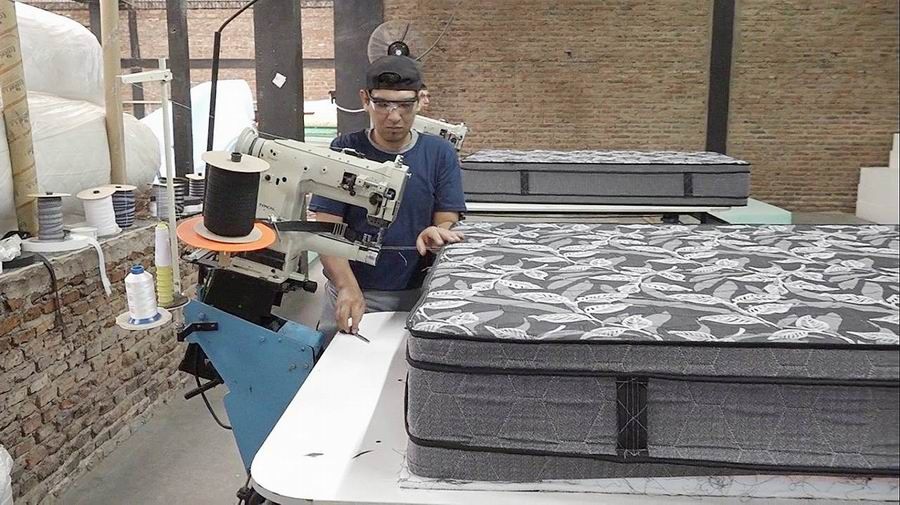 AC Fábrica de Colchones y Sommiers de 
Pirané recibió herramientas del FonDIP
