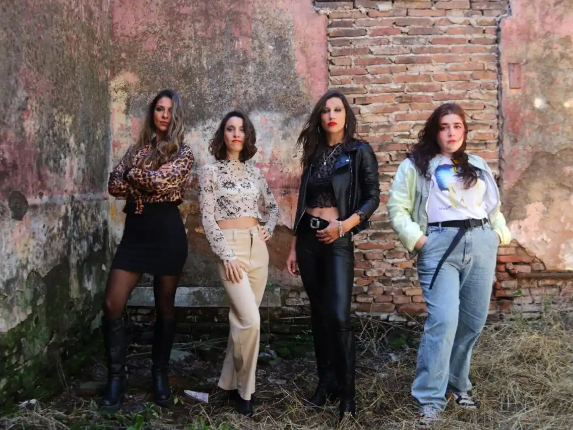 "Ellas" son Ivana Strenitz, Luciana Rubio, Melanie Trifiletti y Clara Linares.