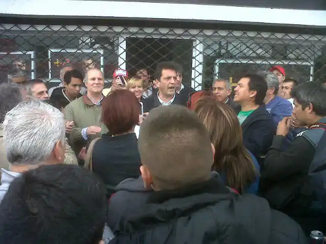 Elecciones 2013: Atacaron caravana del Frente Renovador en Isidro Casanova