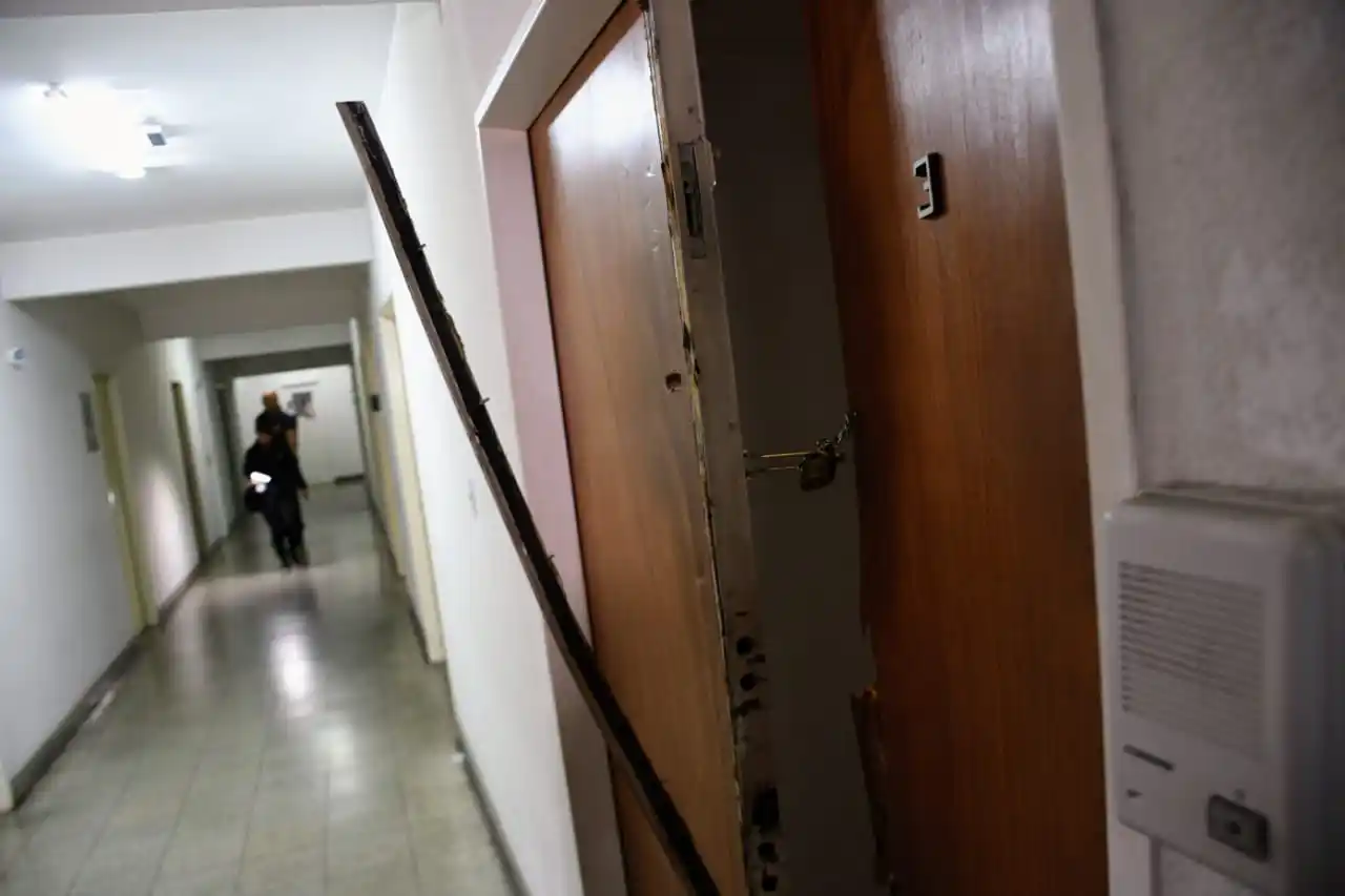 Robaron y vandalizaron oficinas en España al 900