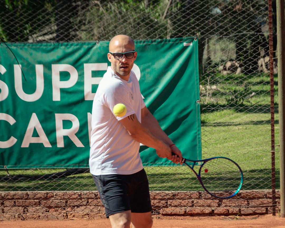 El tenis se vive en el Club Cazadores: hoy serán los cuartos, semis y finales de la Copa Club Toyota
