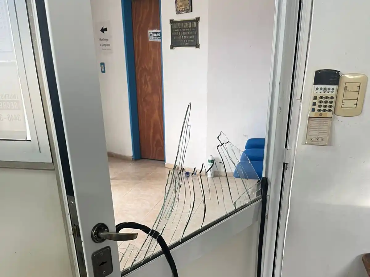 Suspendieron el partido entre Juventud y Lanús por incidentes en la previa