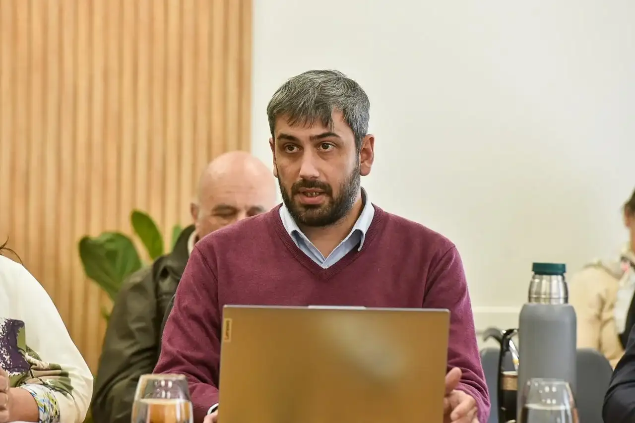 presidente de la Comisión de Asuntos Constitucionales y Acuerdos, Juan Cosso