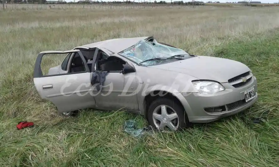 Una mujer resultó con heridas tras un vuelco en la ruta 227