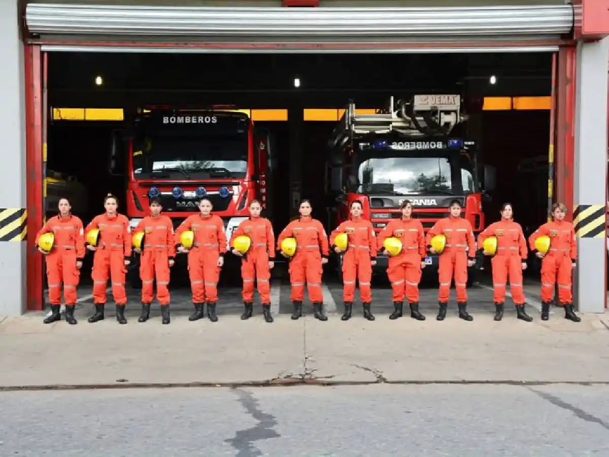 Bomberos destacó en el Día de la Mujer la labor de las aspirantes 