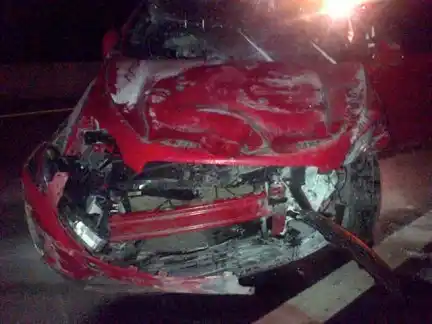 Impresionante vuelco de una camioneta sobre la autovía 14