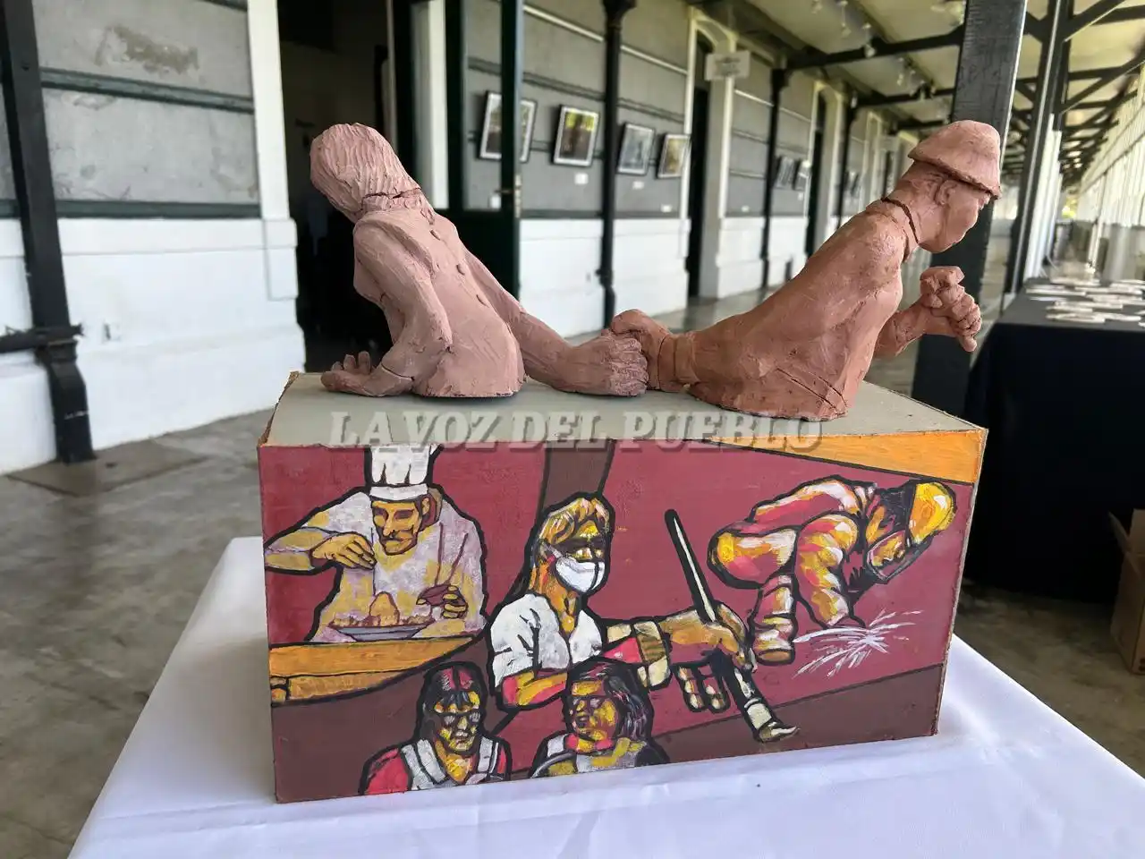 monumento al trabajador 2 maqueta
