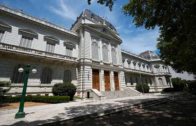 Crean registro de aspirantes trans y travestis para trabajar en el Poder Judicial provincial