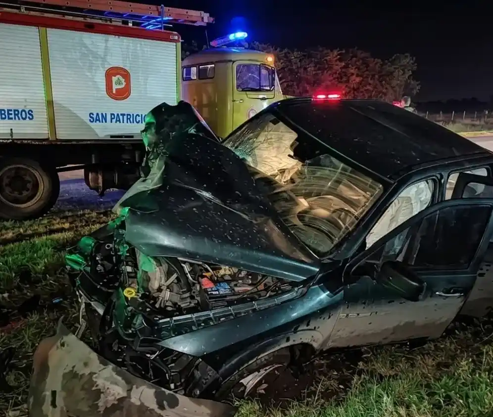 El accidente fue provocado por una grúa del cuerpo de Patrulla Municipal de Mar del Plata al colisionar con una camioneta marca RAM.