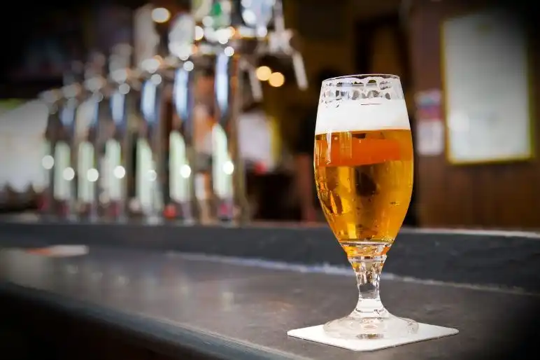 Detectan restos de glifosato en 14 marcas de cerveza
