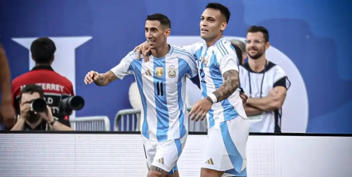 Angel Di María y Lautaro Martínez