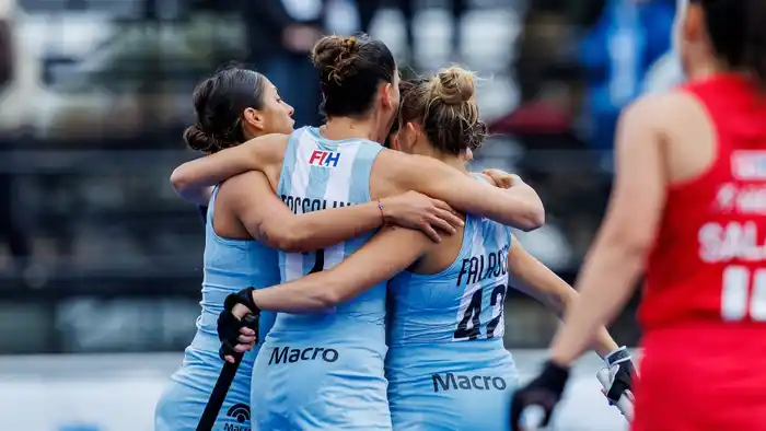 Las Leonas, con Bruggesser, se clasificaron para la final