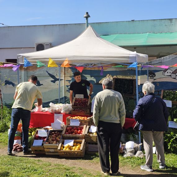 El Mercado Alimenticio Barrial estará este viernes en la Plaza Ardiles