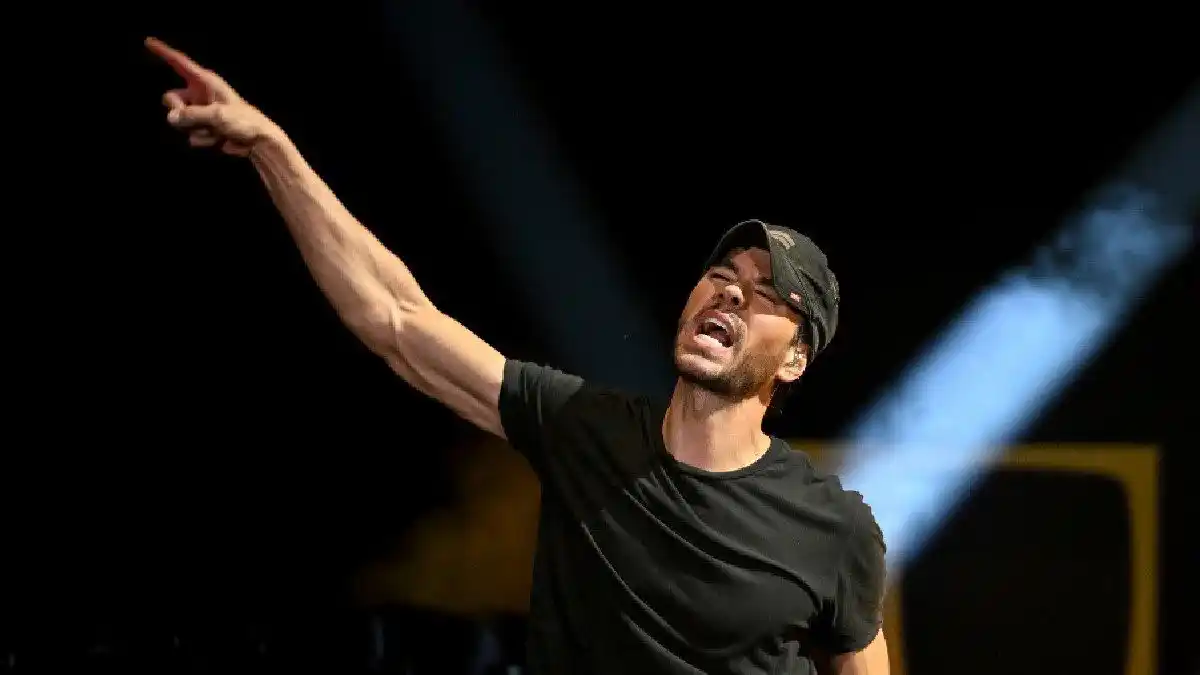 Enrique Iglesias suspende show por fuerte problema de salud (Foto)
