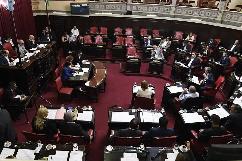 Ajuste de la política: Senado convirtió en ley Reforma jubilatoria del BaPro y derogación de Jubilaciones de privilegio