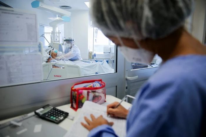 La variante Ómicron habría circulado desde tiempo antes de su detección