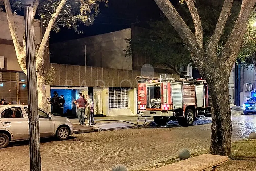 Habría dejado mal cerrada la hornalla del horno y se le prendió fuego la cocina: pérdidas totales