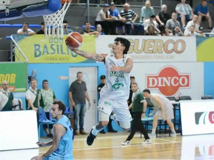 Oberá se quedó con la
victoria frente a Ferro