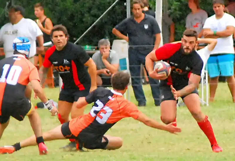 Los “Tiburones” avanzaron al Súper 12 de Mar del Plata
