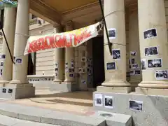 Reclamaron en blanco y negro, como postales del arte tandilense que quedó en el tiempo