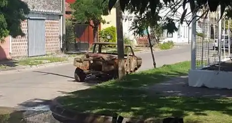 Auto abandonado