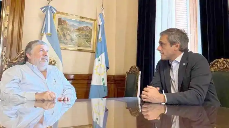 Mayans y Michel se reunieron en el 
Congreso con agenda en la deuda externa