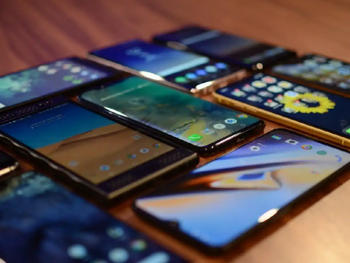 Con la crisis las personas eligen mantener más los teléfonos