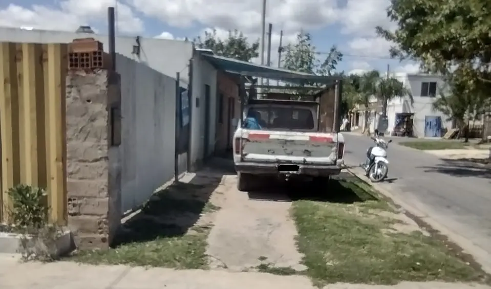 “Agarró la vereda de garage”