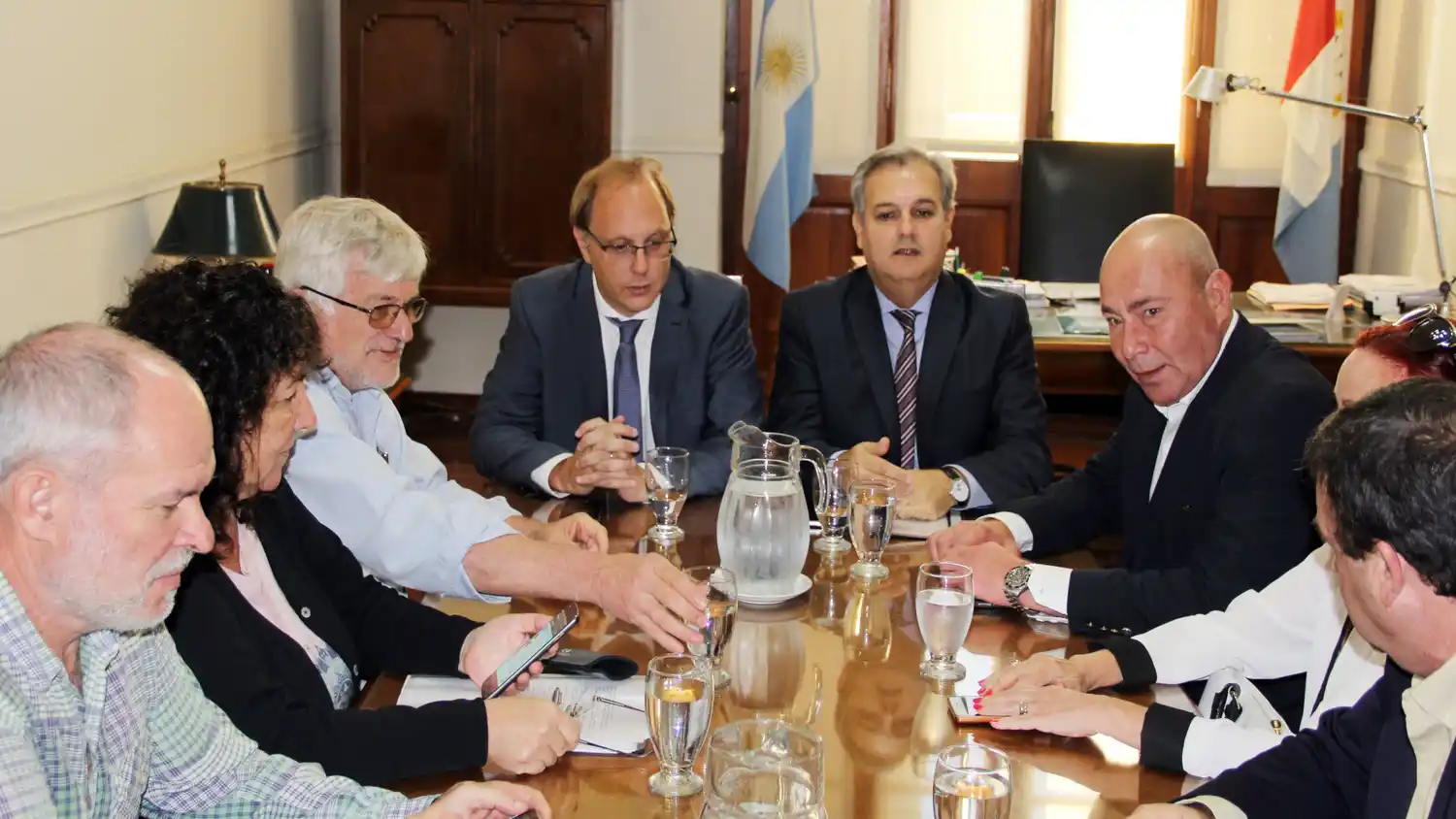 Paritarias: el Gobierno ofreció un 15 % de aumento más cláusula gatillo