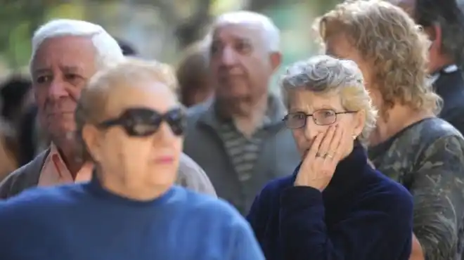 Otra mala para los jubilados: El plan de devolución de IVA no funciona y se pierden $15.000 millones